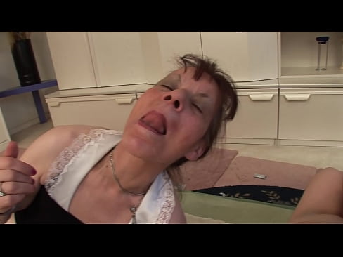 ❤️ Dua nenek dan satu kakek memiliki threesome ❤️❌ Rusia porno pada kami id.raceporn.ru ❤