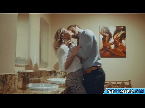 ❤️ Ketika seorang pirang berdada menggoda Anda di toilet umum ❤️❌ Rusia porno pada kami id.raceporn.ru ❤